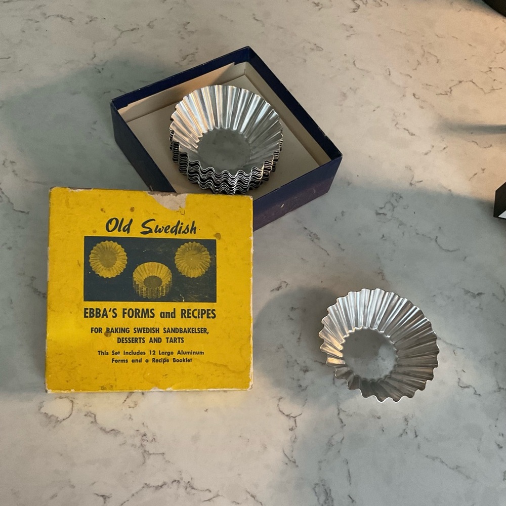 Forms for Making Desserts and Tarts
